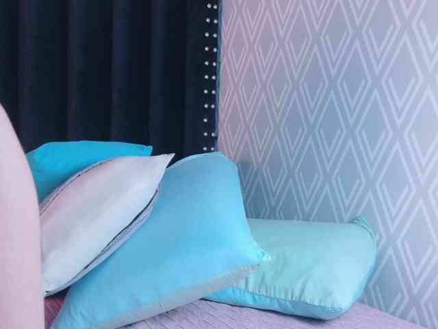 DirtyLittleSlut webcam