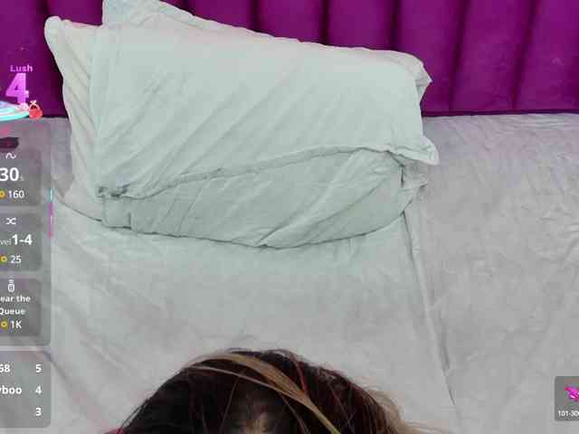 MEGANARIANAA webcam