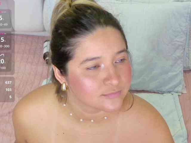 MEGANARIANAA webcam