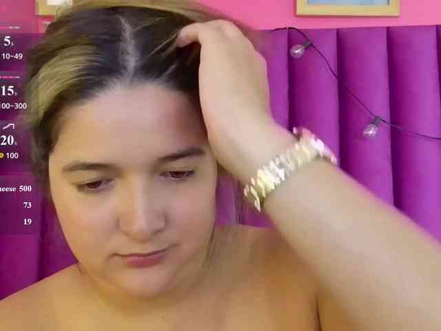 MEGANARIANAA webcam