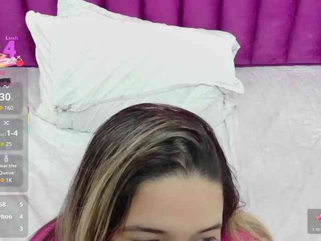 MEGANARIANAA webcam
