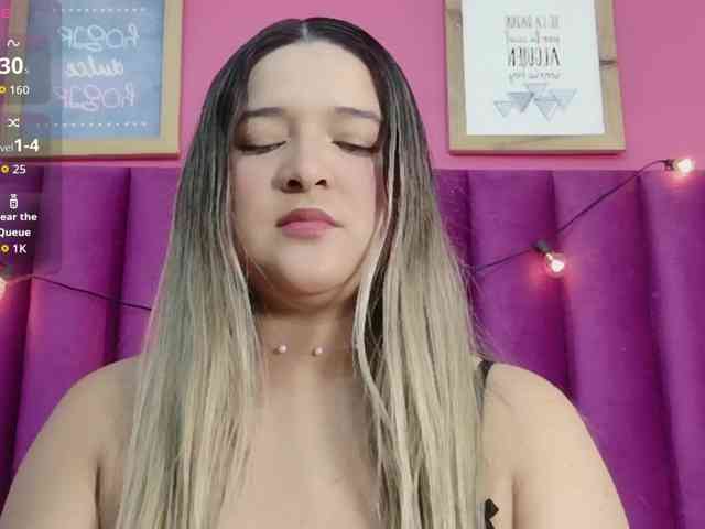 MEGANARIANAA webcam
