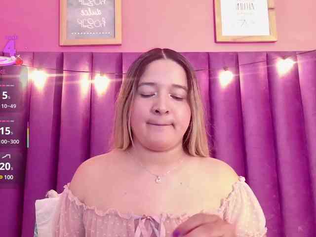 MEGANARIANAA webcam