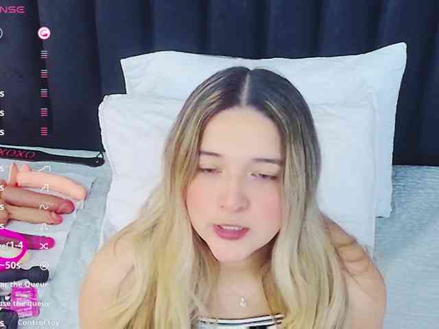 MEGANARIANAA webcam