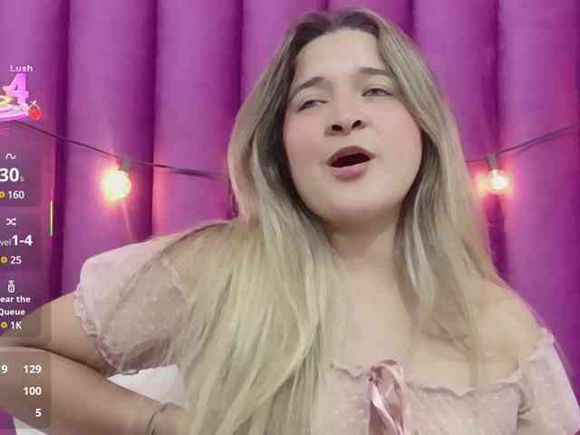 MEGANARIANAA webcam