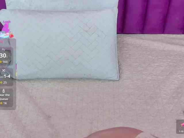 MEGANARIANAA webcam