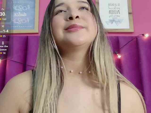 MEGANARIANAA webcam