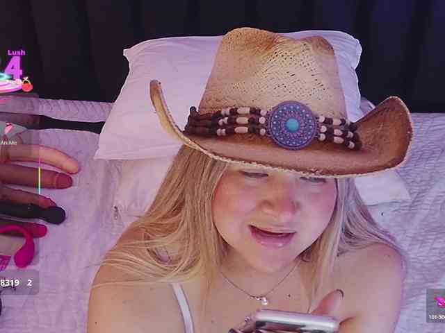 MEGANARIANAA webcam
