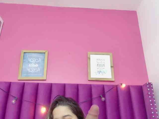 MEGANARIANAA webcam