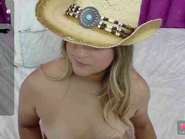 MEGANARIANAA webcam