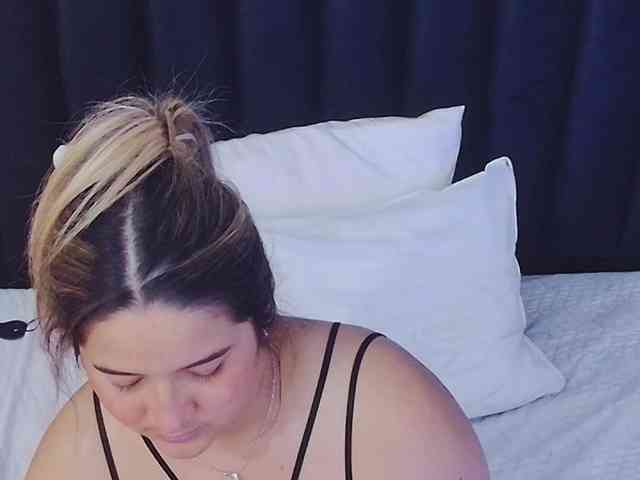 MEGANARIANAA webcam