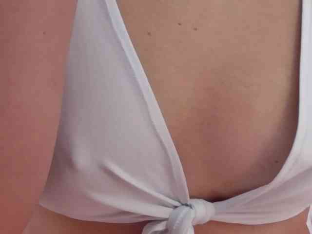 MEGANARIANAA webcam