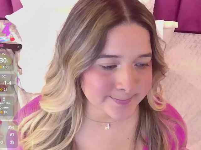 MEGANARIANAA webcam