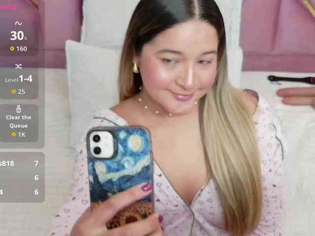 MEGANARIANAA webcam