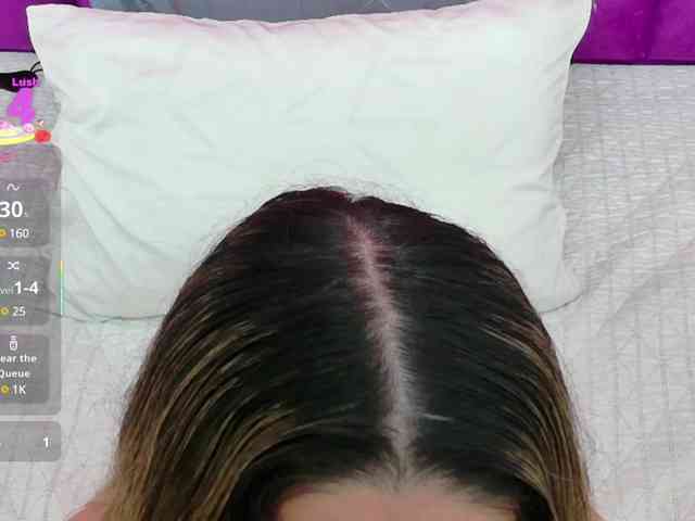 MEGANARIANAA webcam