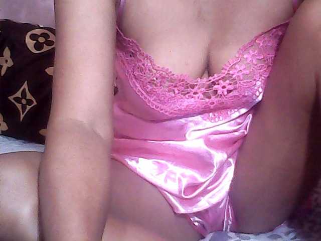 Yummyasian22 webcam