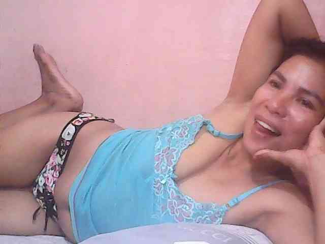 Yummyasian22 webcam