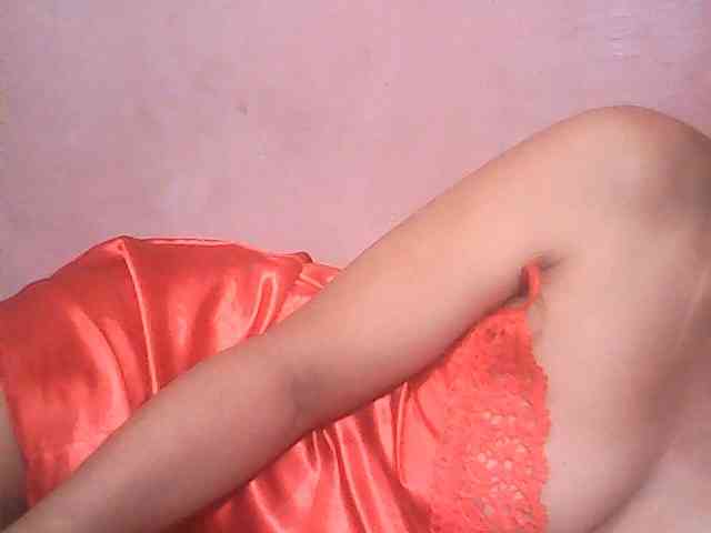Yummyasian22 webcam