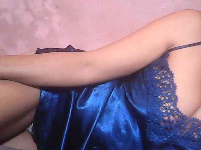 Yummyasian22 webcam