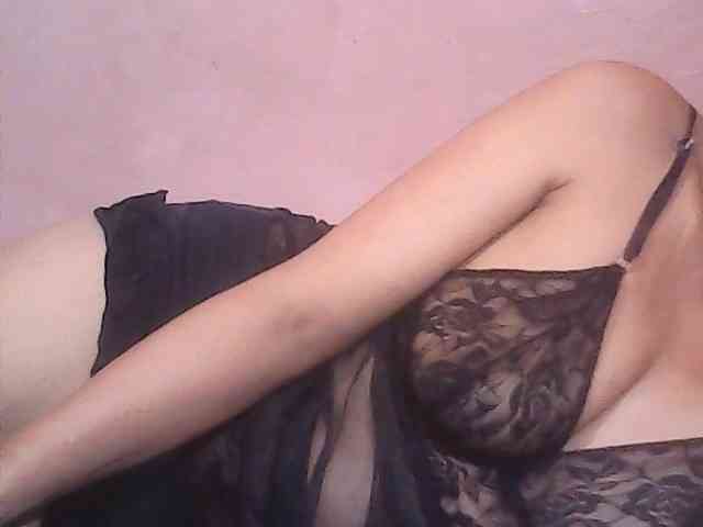 Yummyasian22 webcam