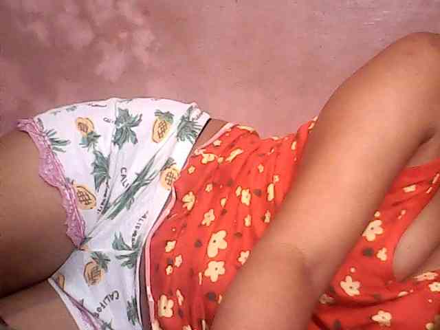Yummyasian22 webcam