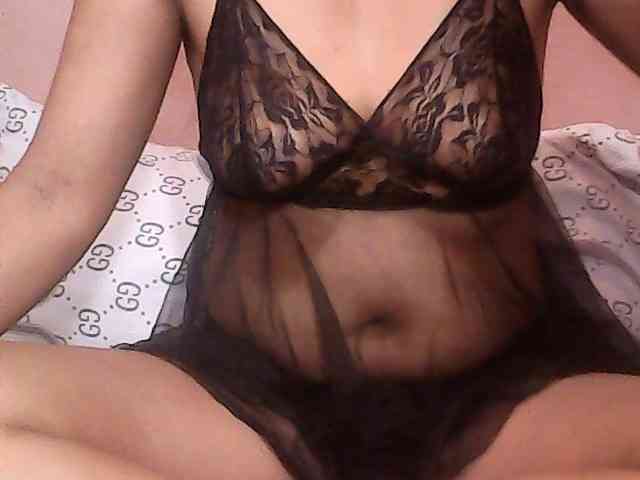 Yummyasian22 webcam