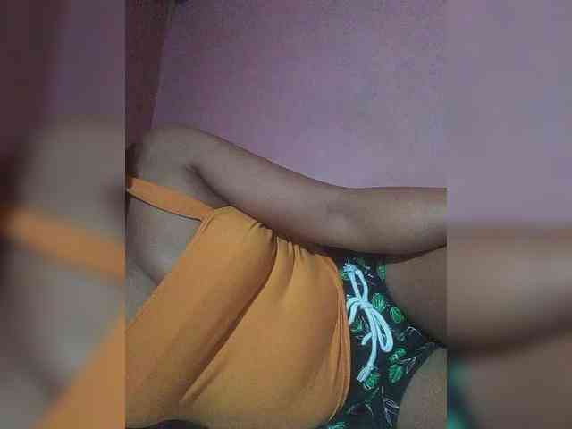 Yummyasian22 webcam
