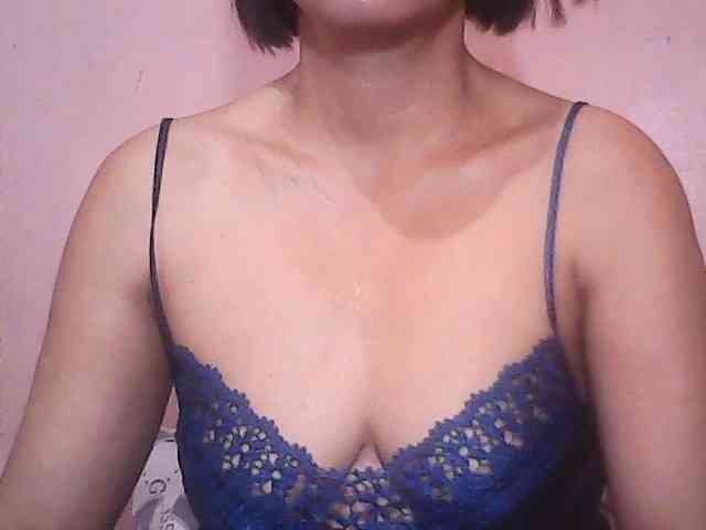 Yummyasian22 webcam