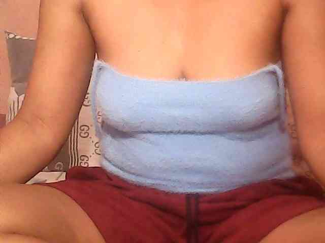 Yummyasian22 webcam