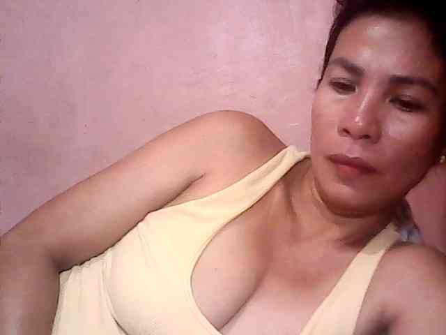 Yummyasian22 webcam