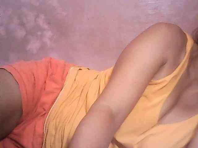 Yummyasian22 webcam