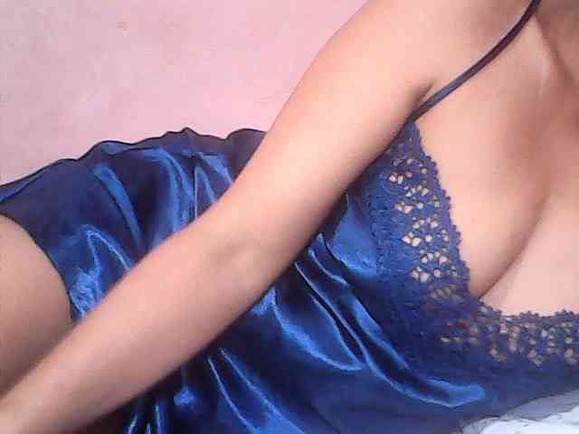 Yummyasian22 webcam