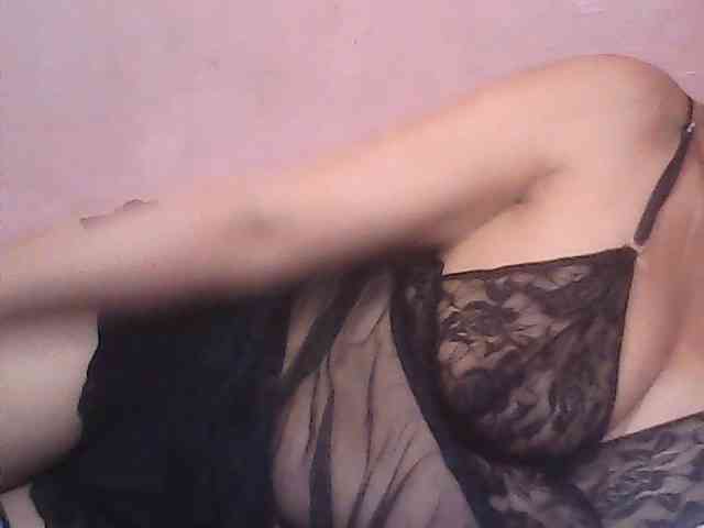 Yummyasian22 webcam