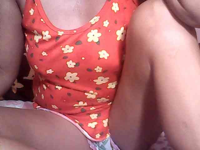 Yummyasian22 webcam
