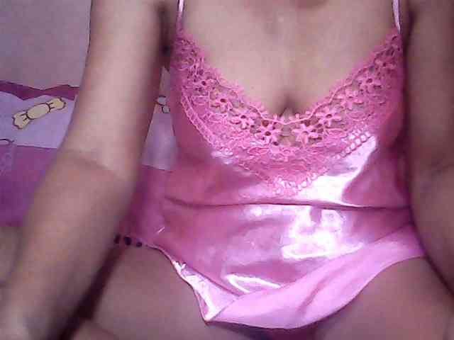 Yummyasian22 webcam