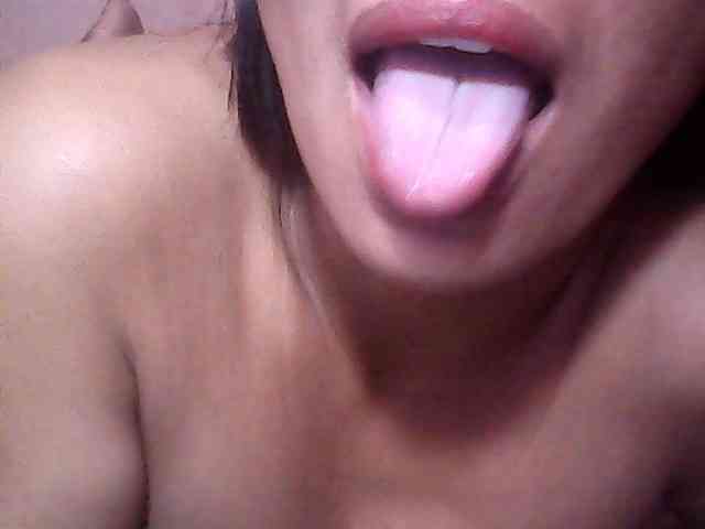 Yummyasian22 webcam