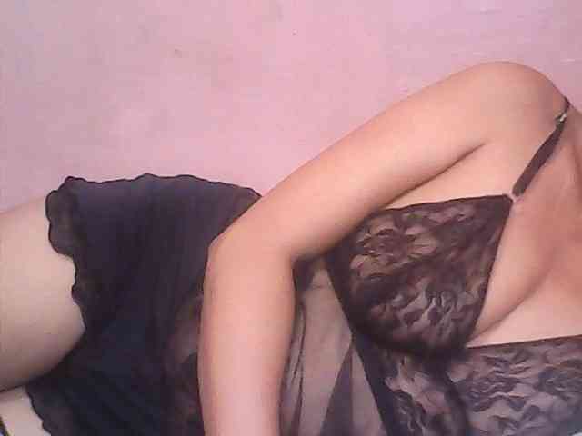 Yummyasian22 webcam