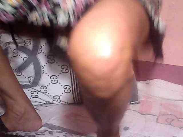 Yummyasian22 webcam