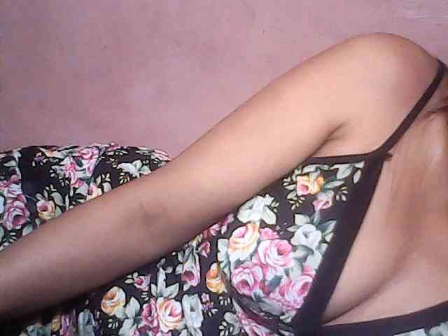 Yummyasian22 webcam