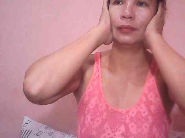 Yummyasian22 webcam