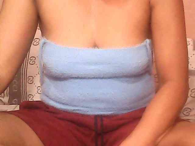 Yummyasian22 webcam