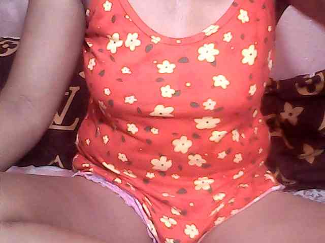 Yummyasian22 webcam