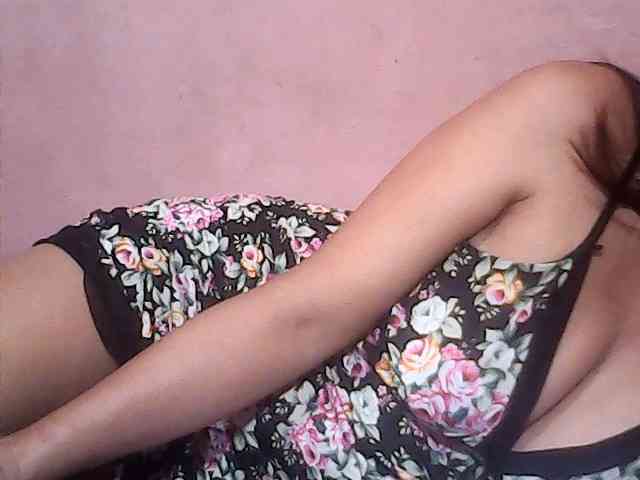 Yummyasian22 webcam