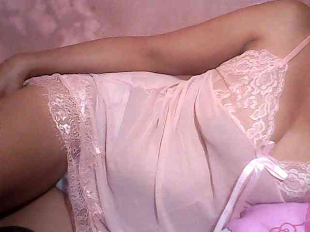Yummyasian22 webcam