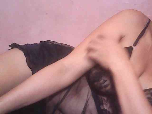 Yummyasian22 webcam