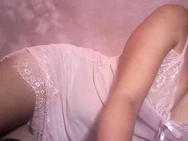 Yummyasian22 webcam