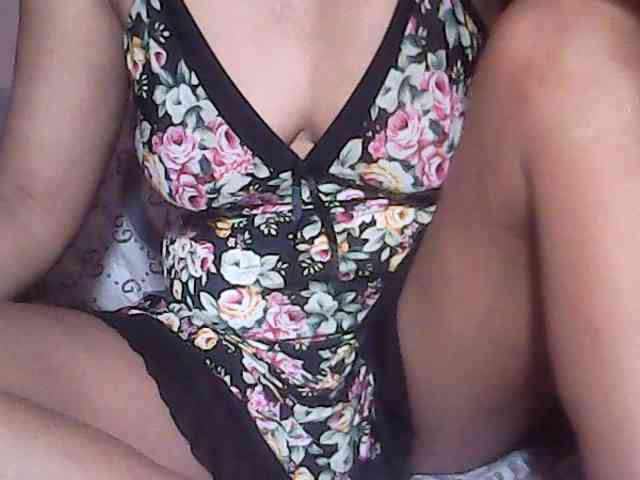 Yummyasian22 webcam
