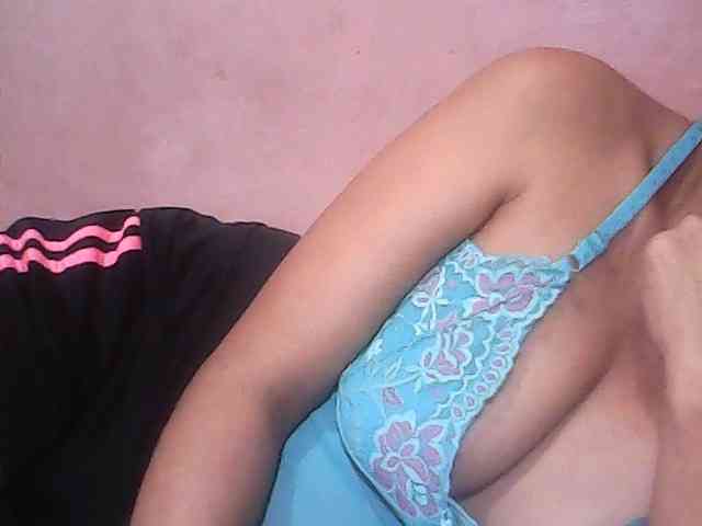 Yummyasian22 webcam