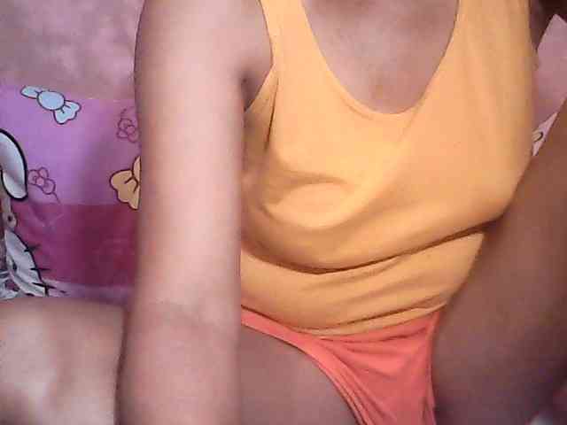 Yummyasian22 webcam