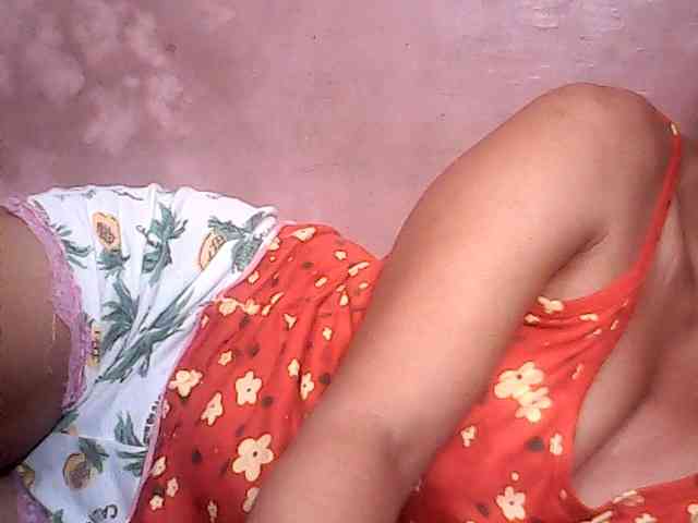 Yummyasian22 webcam